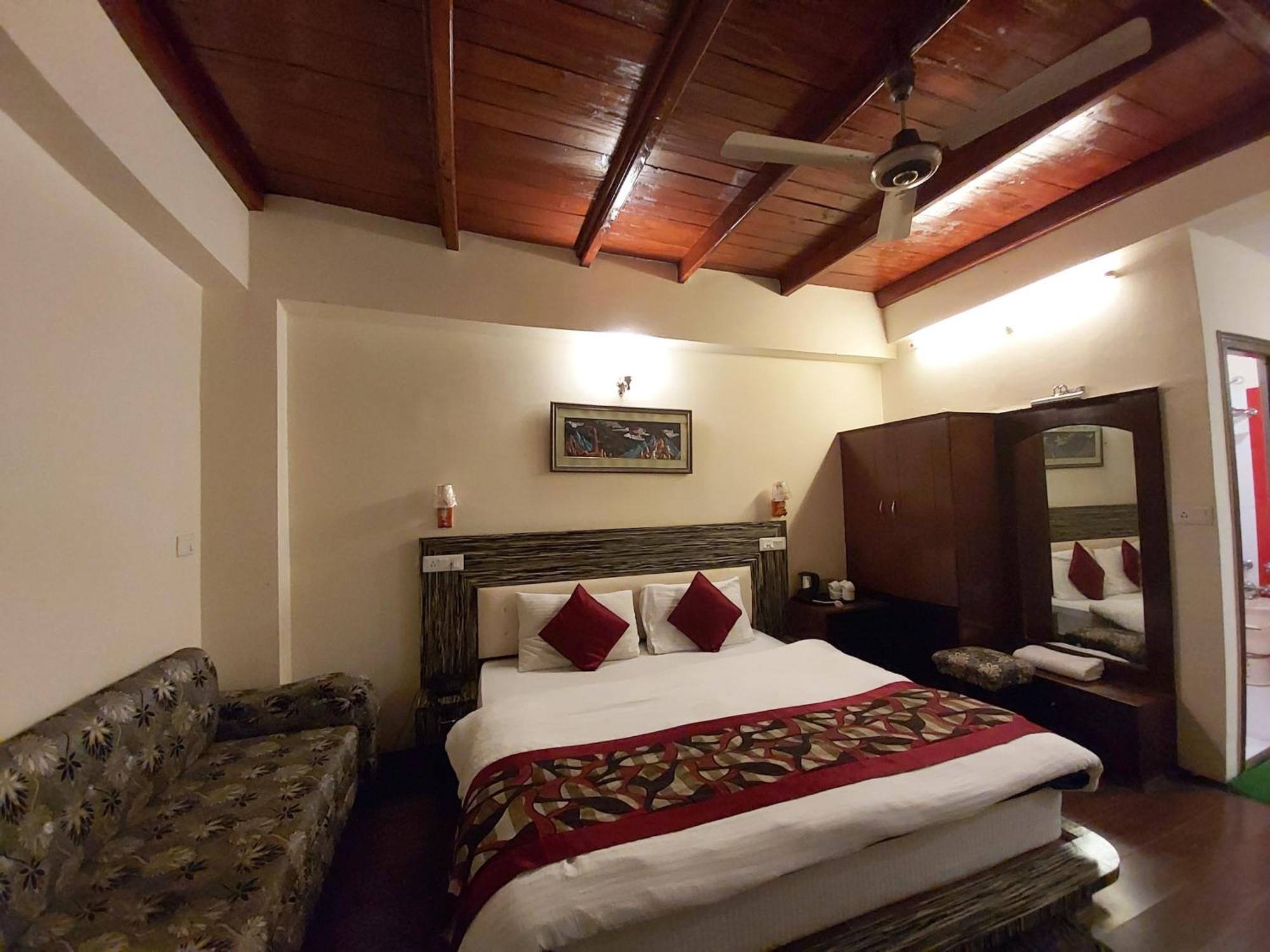 Goroomgo Moon Nainital Near Naini Lake - Parking & Lift Facilities -Hygiene And Spacious Room - Best Seller ภายนอก รูปภาพ
