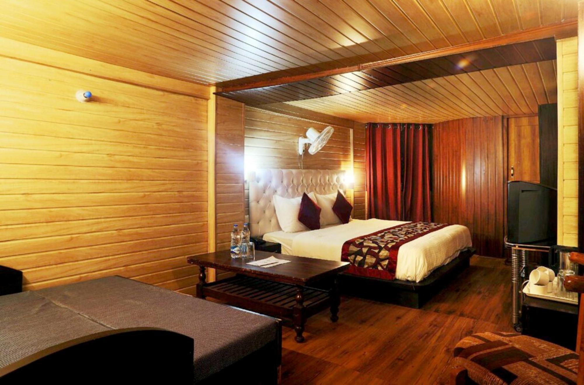 Goroomgo Moon Nainital Near Naini Lake - Parking & Lift Facilities -Hygiene And Spacious Room - Best Seller ภายนอก รูปภาพ