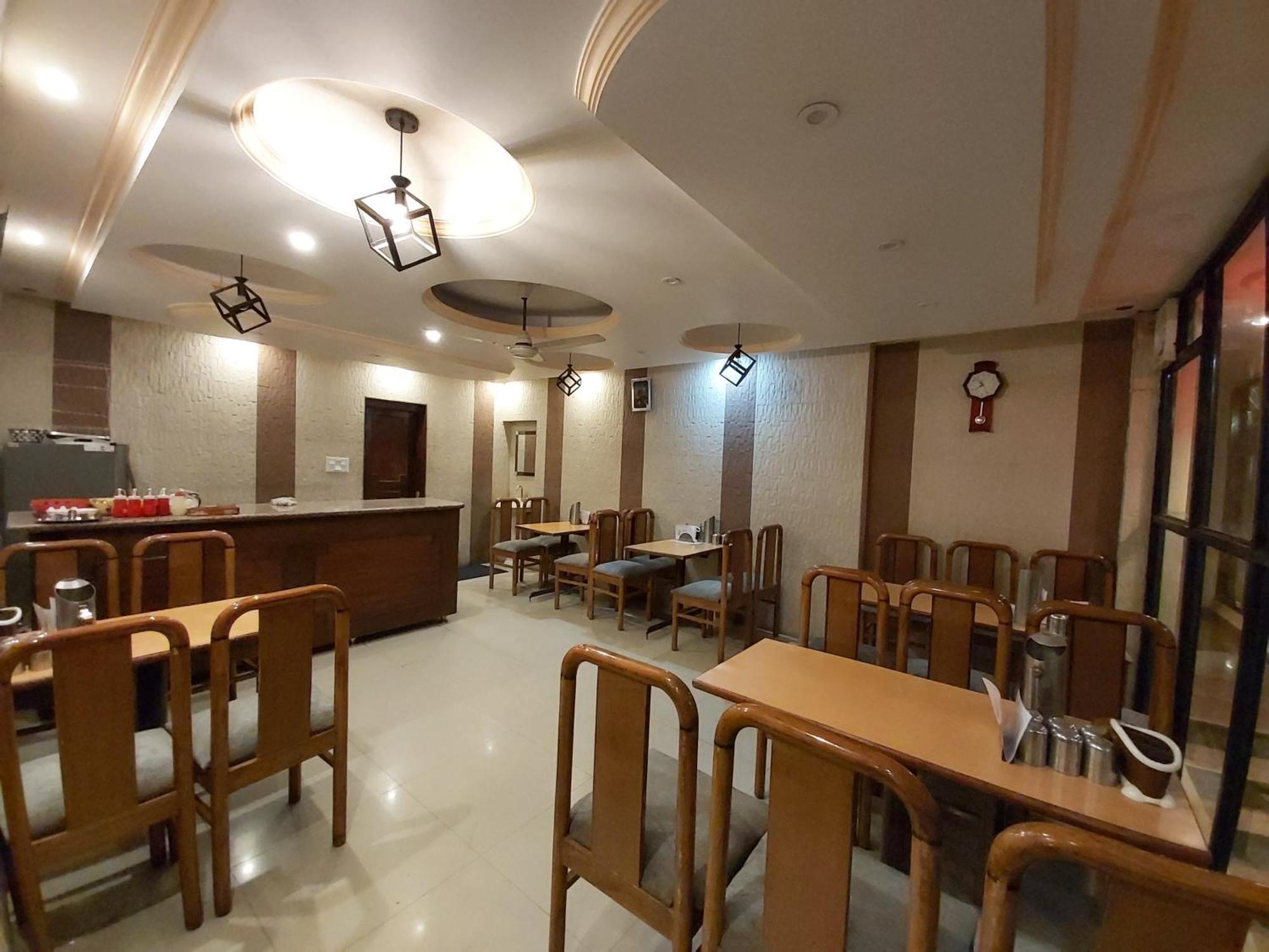 Goroomgo Moon Nainital Near Naini Lake - Parking & Lift Facilities -Hygiene And Spacious Room - Best Seller ภายนอก รูปภาพ