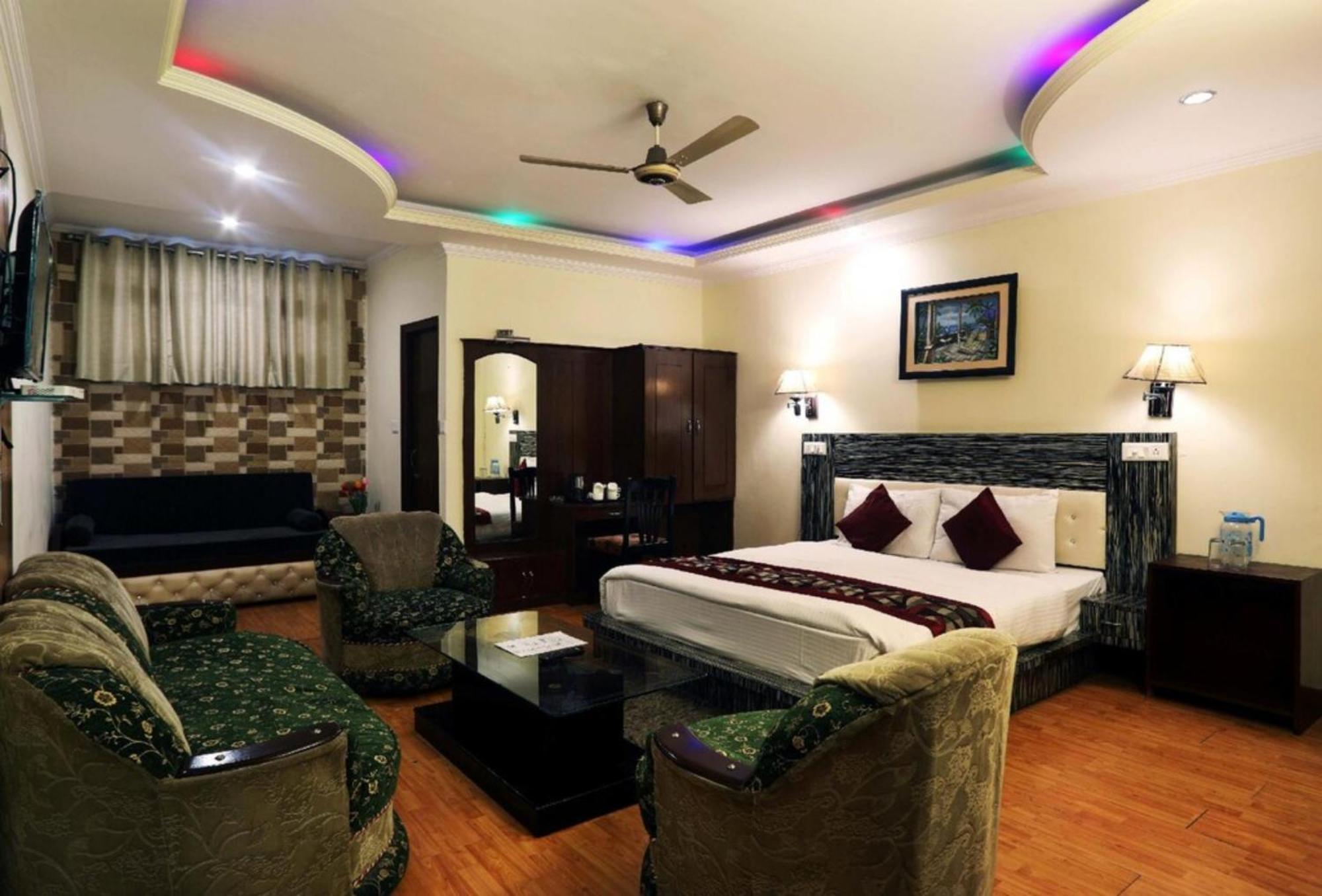Goroomgo Moon Nainital Near Naini Lake - Parking & Lift Facilities -Hygiene And Spacious Room - Best Seller ภายนอก รูปภาพ