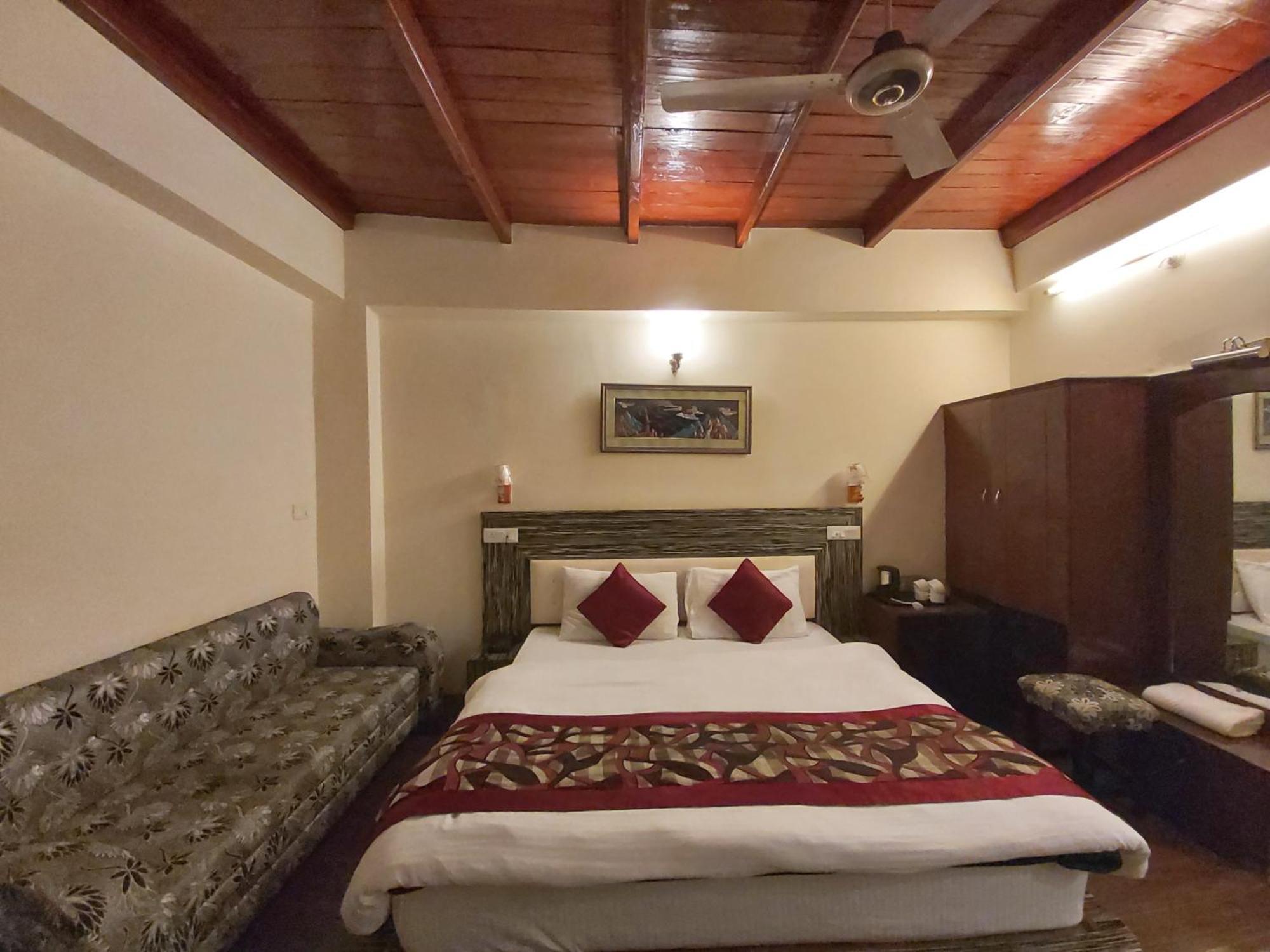 Goroomgo Moon Nainital Near Naini Lake - Parking & Lift Facilities -Hygiene And Spacious Room - Best Seller ภายนอก รูปภาพ