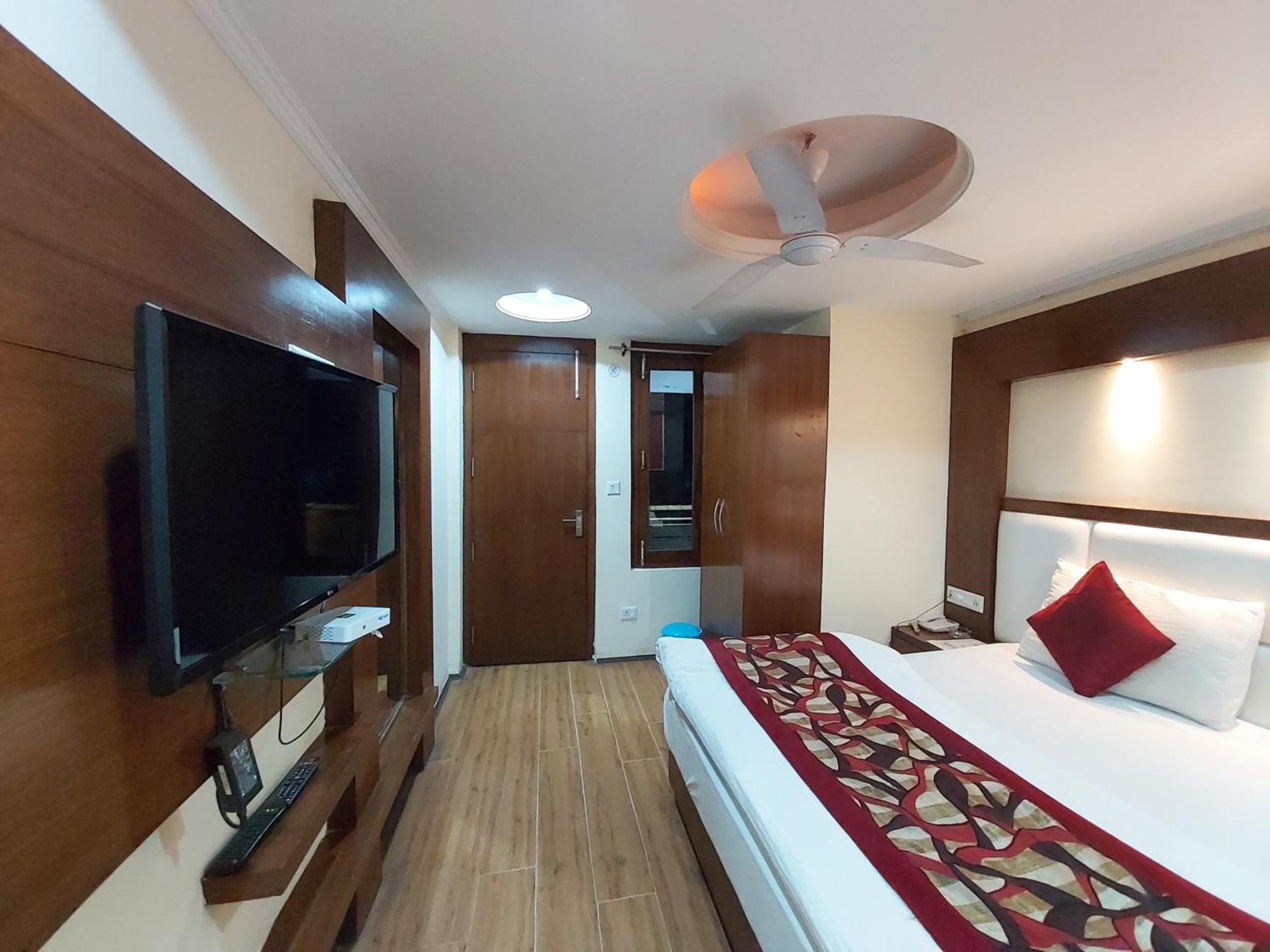Goroomgo Moon Nainital Near Naini Lake - Parking & Lift Facilities -Hygiene And Spacious Room - Best Seller ภายนอก รูปภาพ