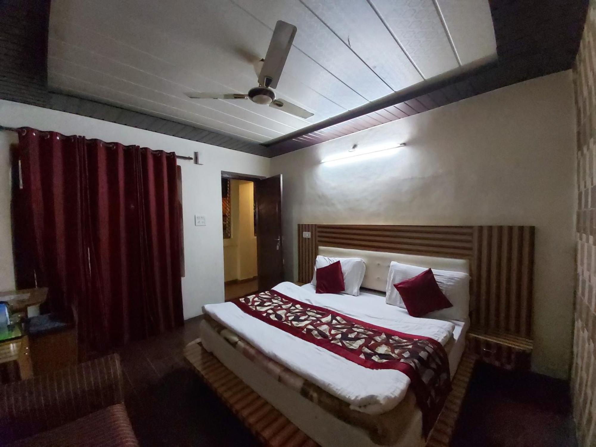 Goroomgo Moon Nainital Near Naini Lake - Parking & Lift Facilities -Hygiene And Spacious Room - Best Seller ภายนอก รูปภาพ